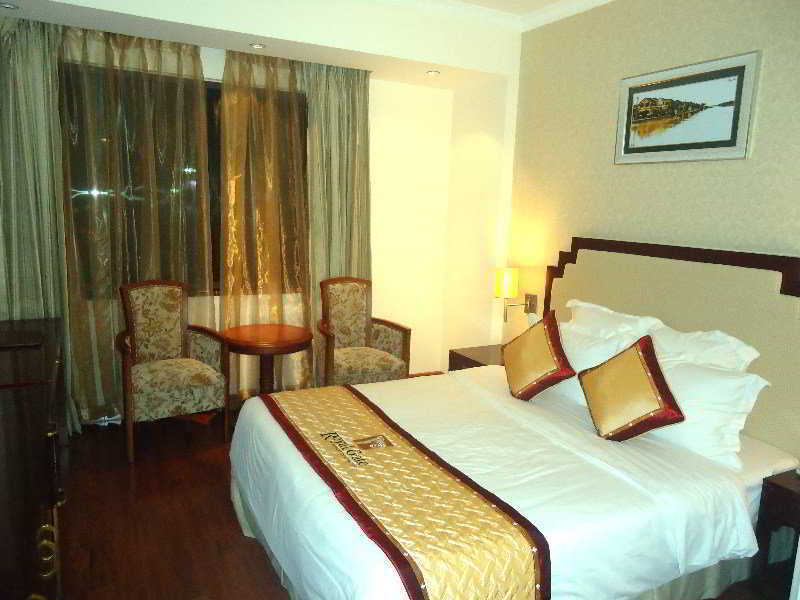 Royal Gate Hotel Hanoi Room photo