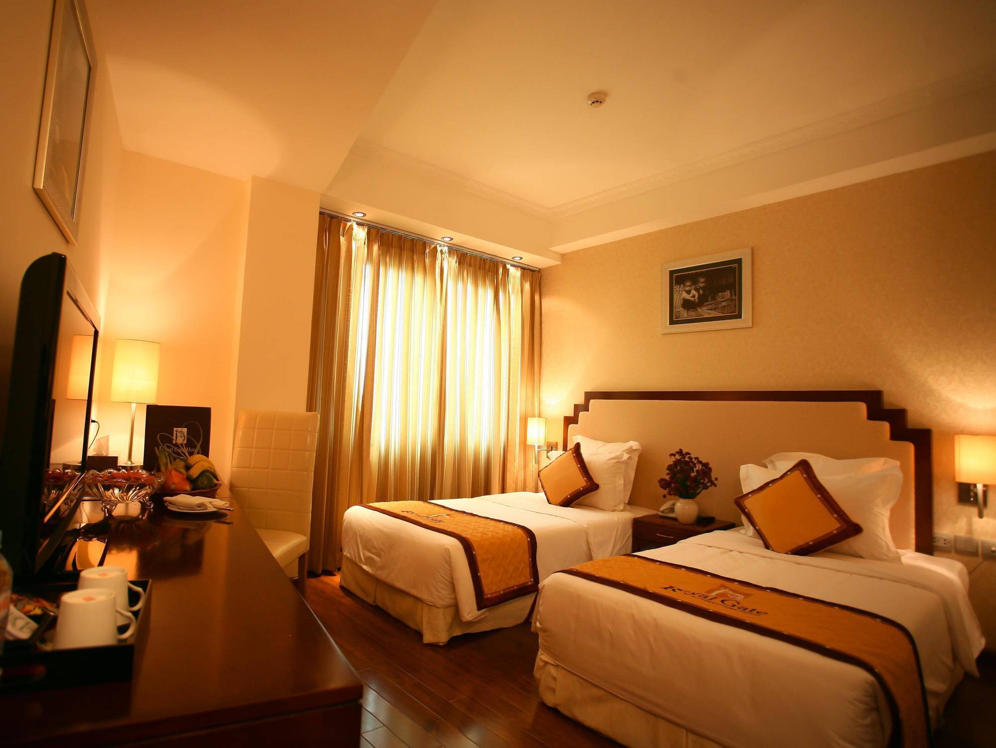 Royal Gate Hotel Hanoi Exterior photo