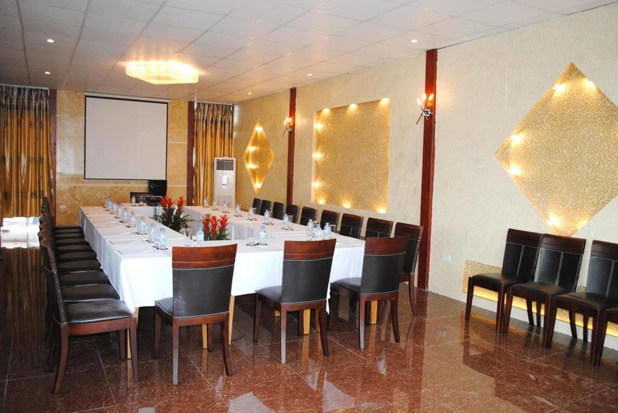 Royal Gate Hotel Hanoi Exterior photo
