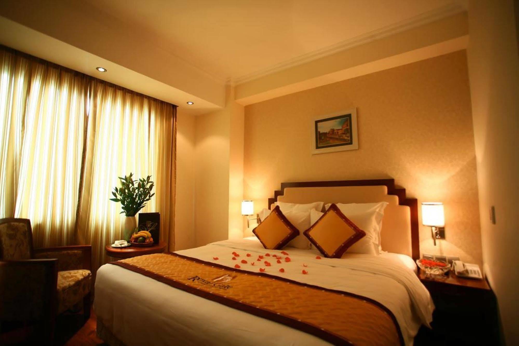 Royal Gate Hotel Hanoi Exterior photo
