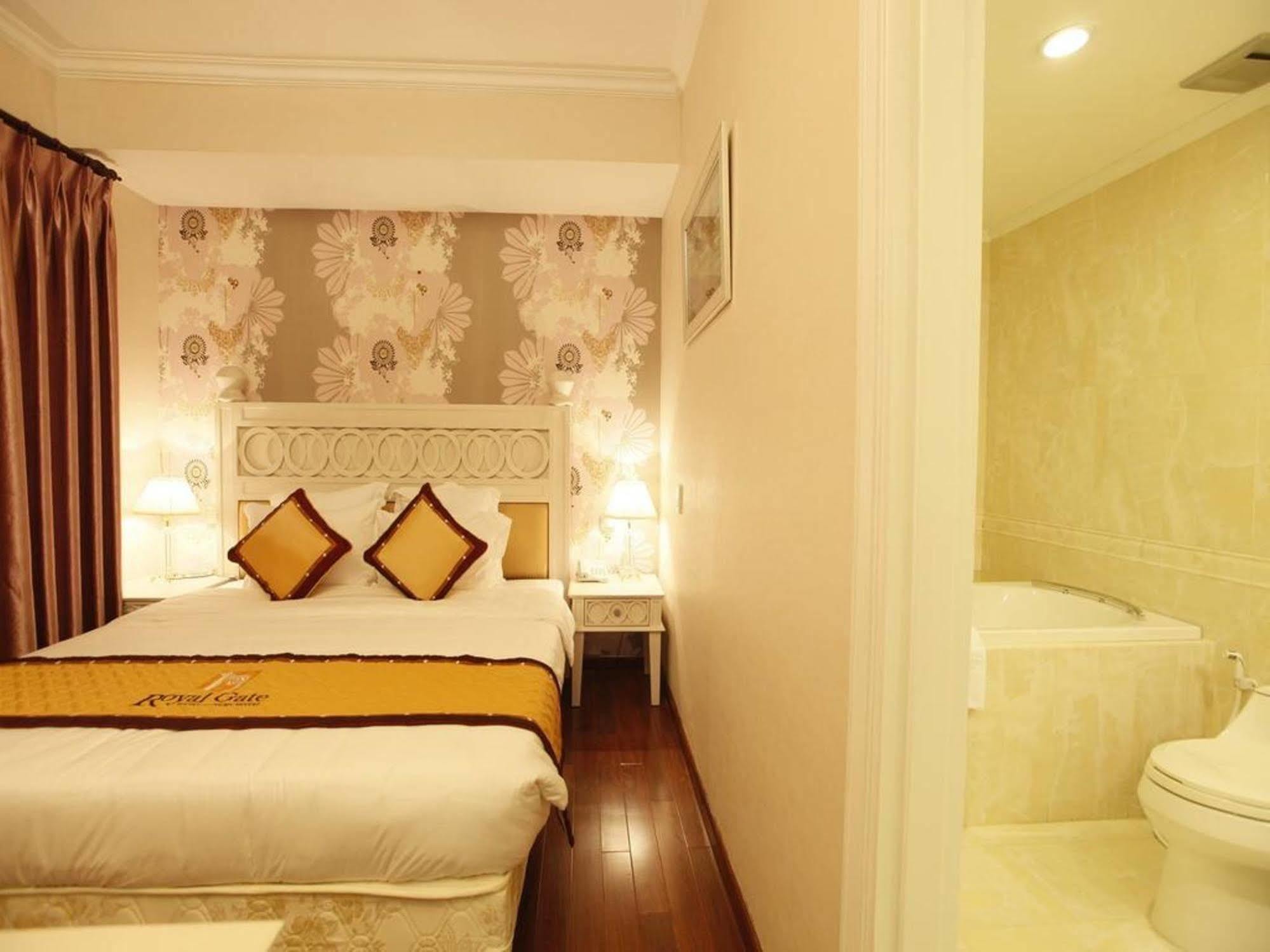 Royal Gate Hotel Hanoi Room photo